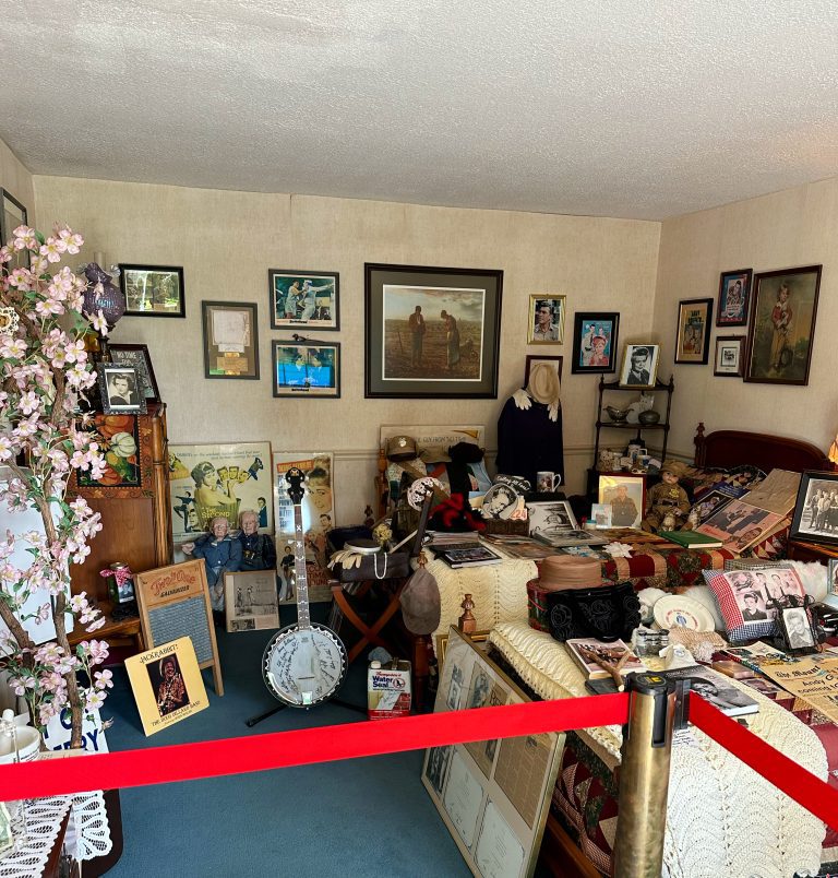 aunt bee's room mini museum